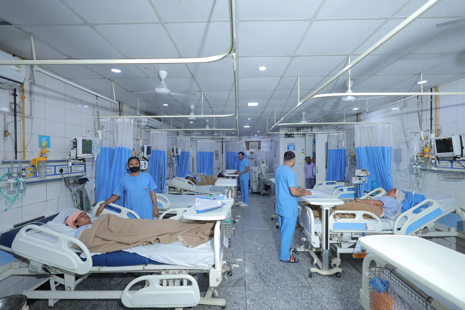 ICU Ward - Patient Care - Sapphire Hospital Agra